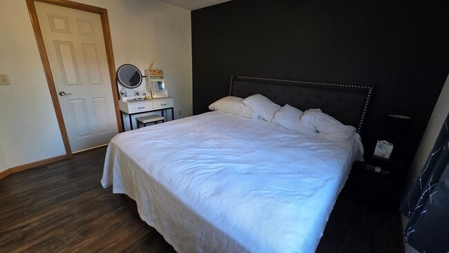 Building Photo - Furnished 2 Bedroom Home by I-94 & Hwy 83