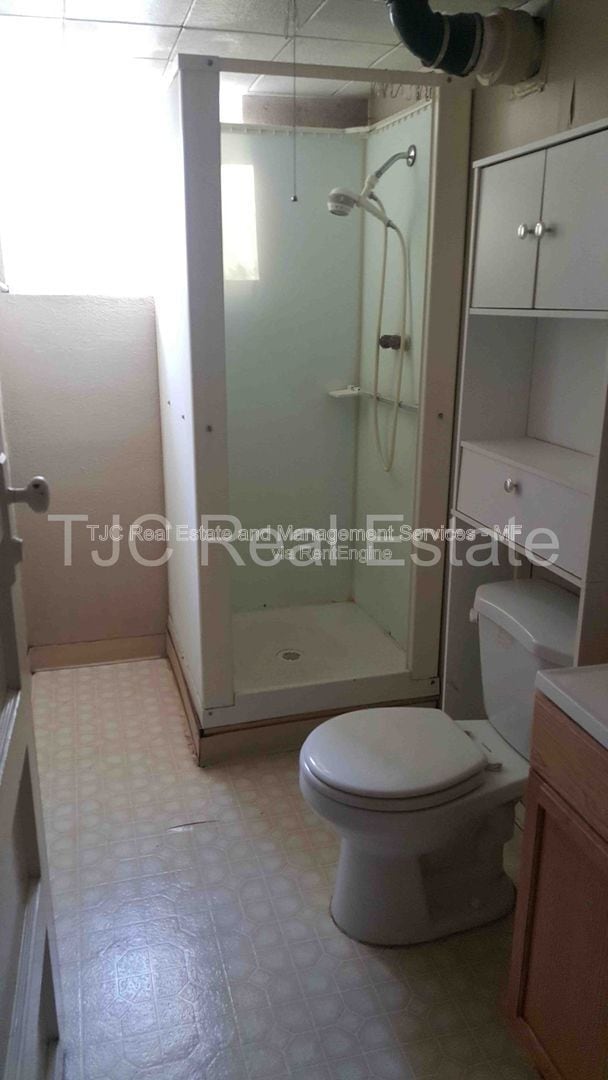 Building Photo - 1215 S Jackson St