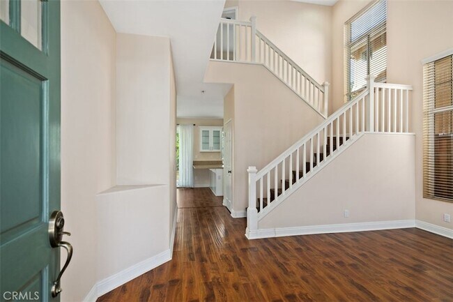 Building Photo - 9 Acorn Ridge