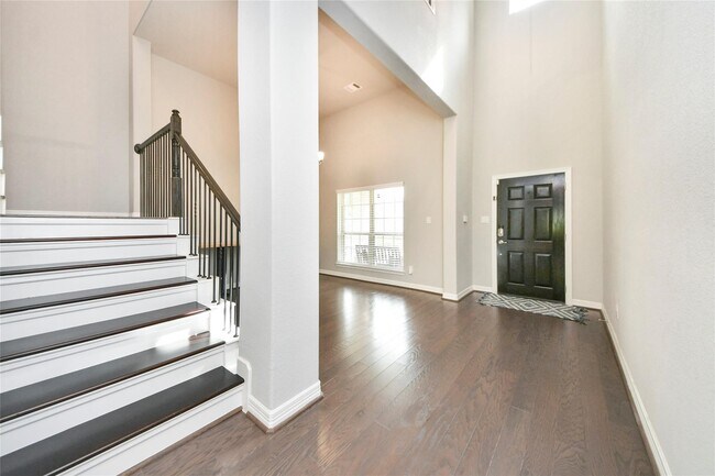 Building Photo - 120 Chestnut Run Ct