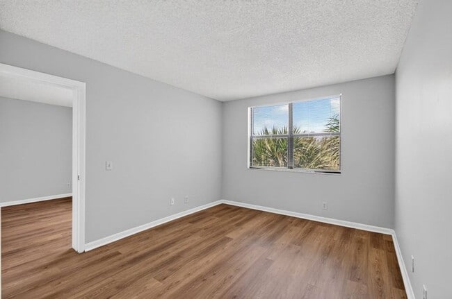 Building Photo - TWO BEDROOM ONE BATHROOM!! MOVE IN READY!! WATERFRONT COMMUNITY!!