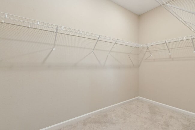 Building Photo - Spacious 3BR/3.5BA Home with Office & Reso...