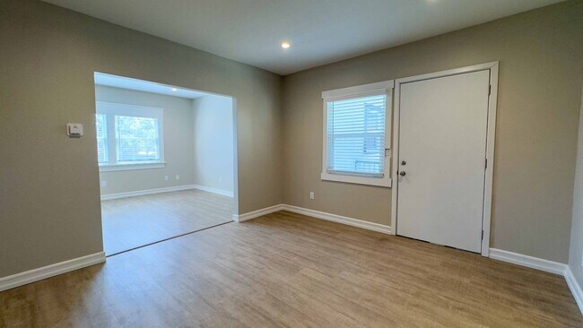 Building Photo - DL Georgia