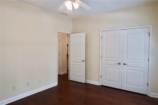 Building Photo - 515 Village Arbor Park NW