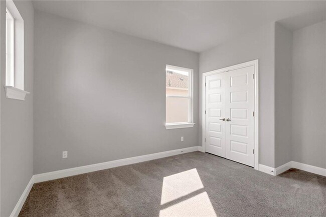 Building Photo - 4628 Katherine Dr