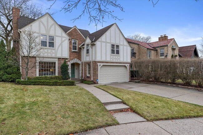 Building Photo - 3916 N Ridgefield Cir