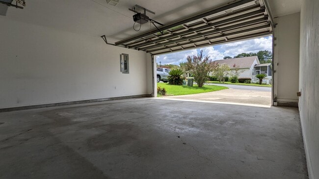 Building Photo - 7103 Shady Grove Way
