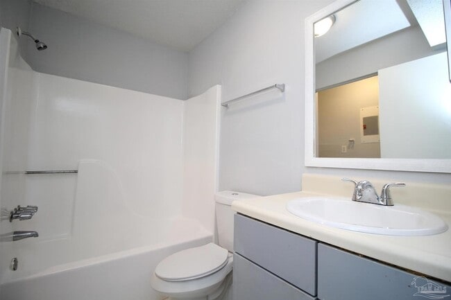 Building Photo - 7116 Pearson Rd