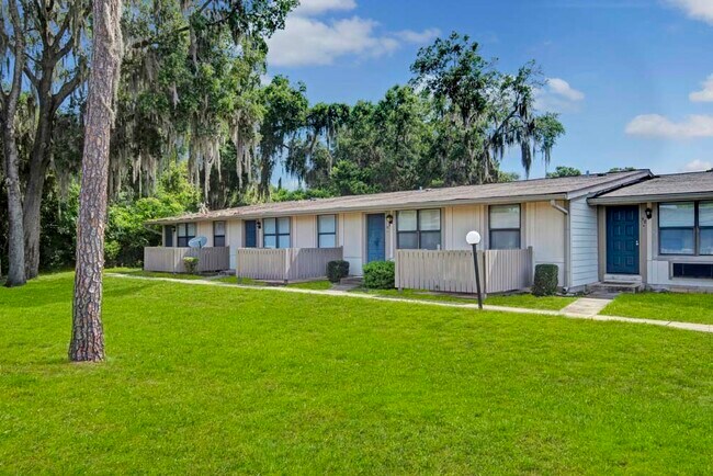 Building Photo - Applewood Apartments