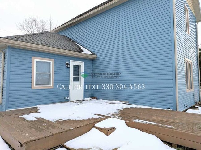 Building Photo - 15265 Lincoln Way W