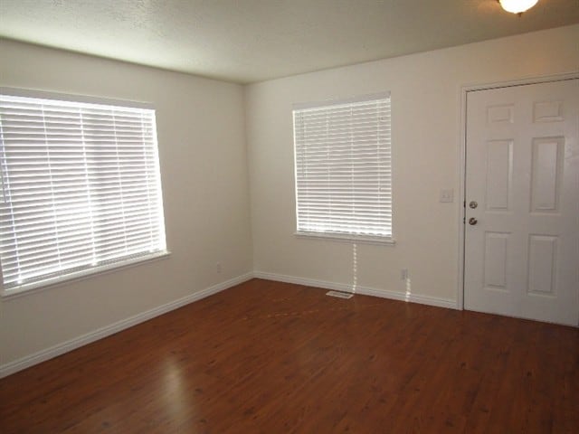 Building Photo - 817 Country Club Dr