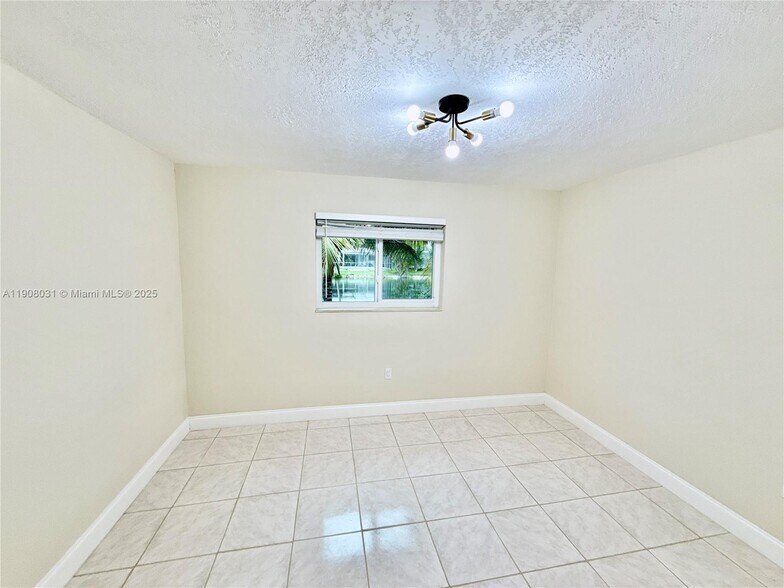 Building Photo - 6708 Camelia Dr