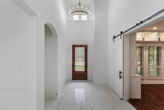 Building Photo - 18 Player Vista Pl