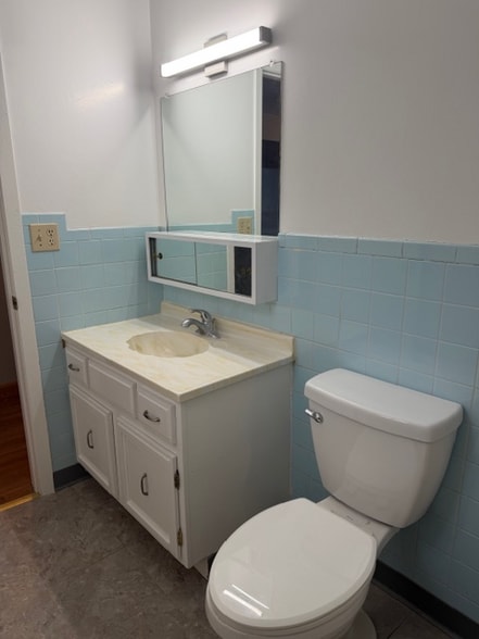 Building Photo - 915 W Shenandoah Dr