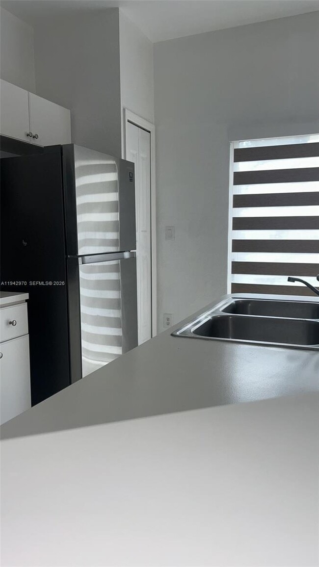 Building Photo - 10740 NW 83rd St