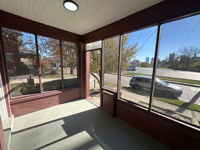 Building Photo - 138 E Lincoln St