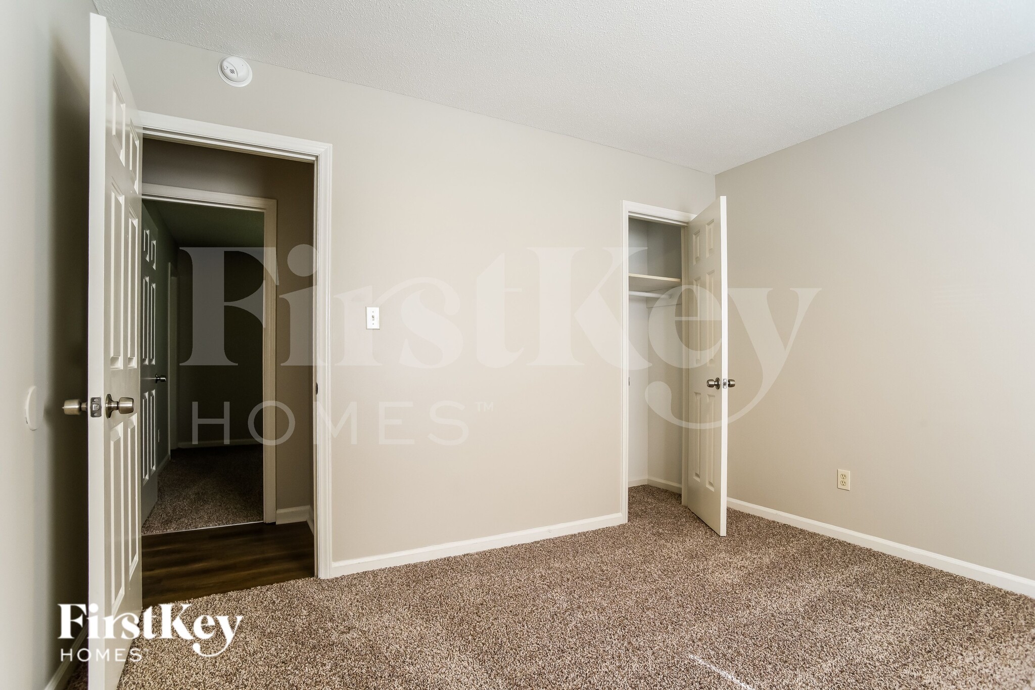Building Photo - 814 Dewey St