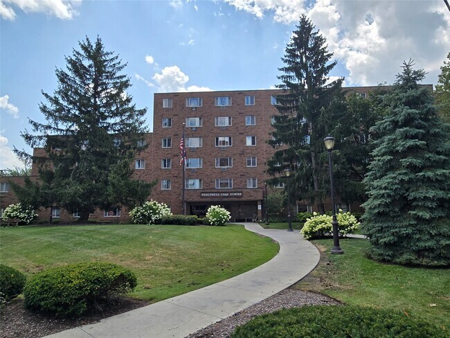 Building Photo - 3105 Devonshire Rd