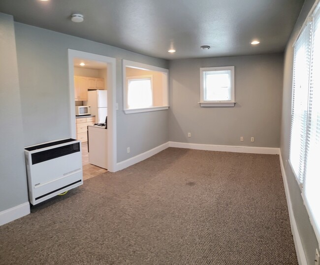 Building Photo - 1851 N Pulaski St