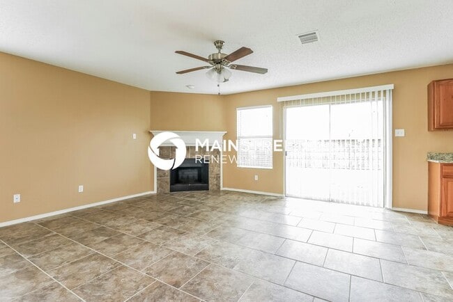 Building Photo - 3 Bedroom Pet-Friendly Home in Fort Worth,...
