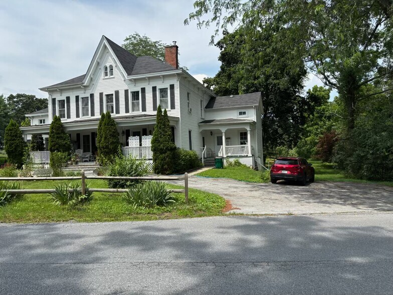 The historic main home. - 650 Van Wagner Rd