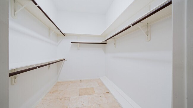 Building Photo - 22307 Fairbay Dr