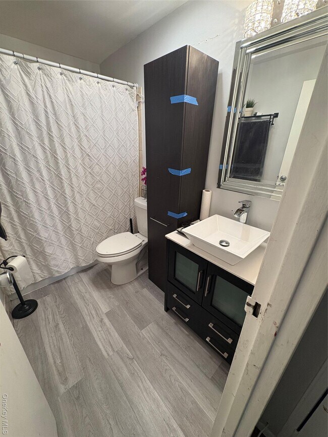 Building Photo - 13 Pinebrook Pl