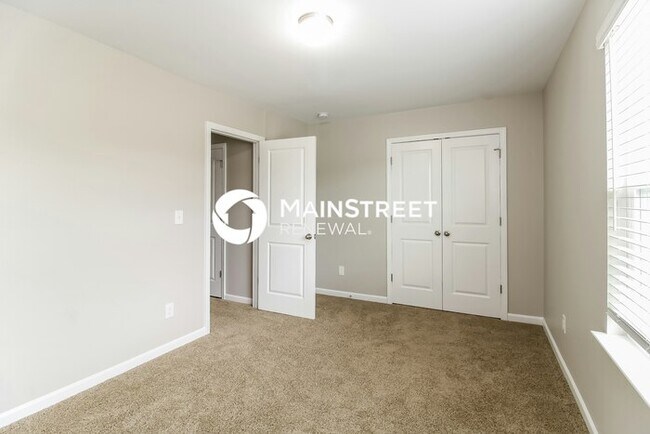 Building Photo - 3 Bedroom Pet-Friendly Home in Winston-Sal...
