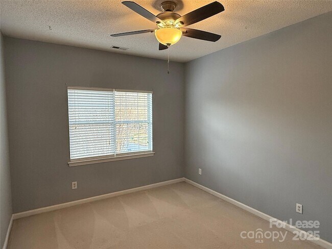 Building Photo - 17115 Grenache Ct