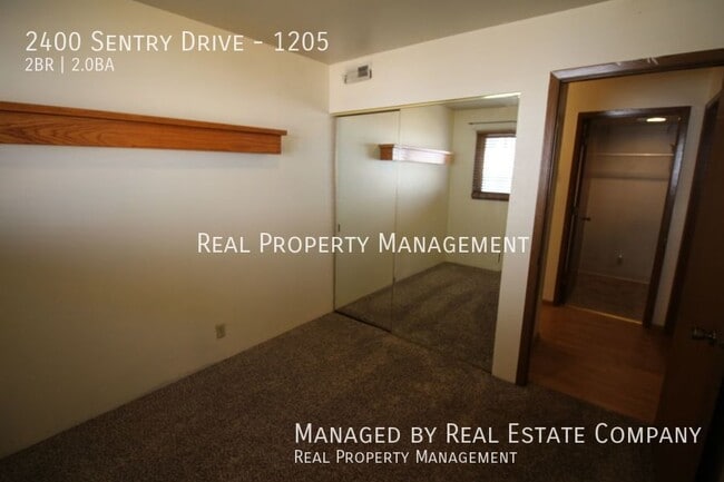 Building Photo - 2400 Sentry Dr