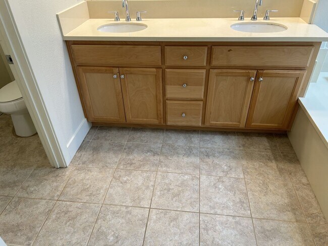 Building Photo - Beautiful Elegant Fountaingrove Home