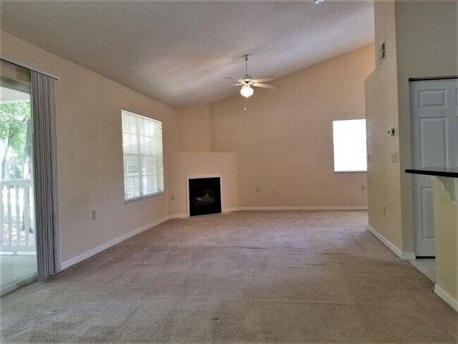 Building Photo - BEAUTIFUL 3BR/2BA IN THE LINKS @ HAILE PLANTATION!