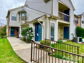 Building Photo - 3001 Lighthouse Ln