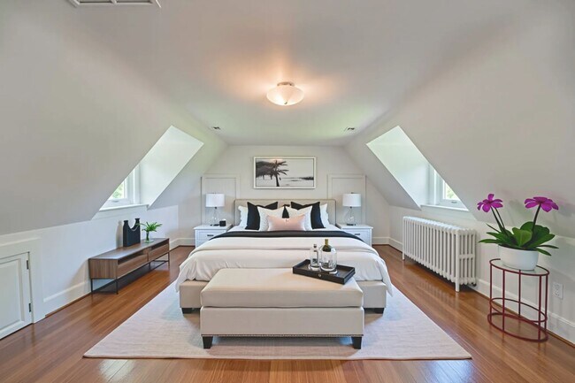 Building Photo - UNIQUE OFFERING-HISTORIC CAPE COD ON URBAN...