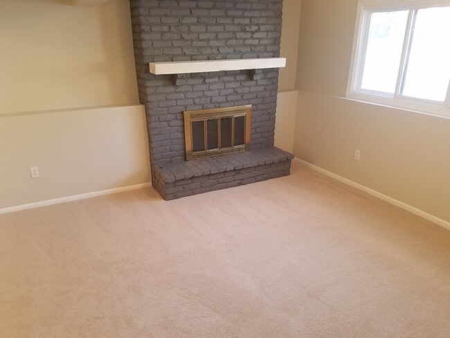 Building Photo - 3727 Brookdale Cir N