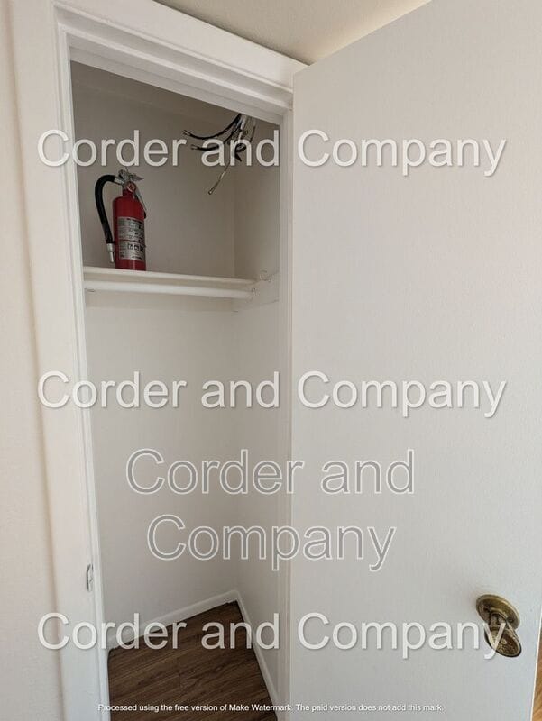 Building Photo - 6065 McKinney Dr NE