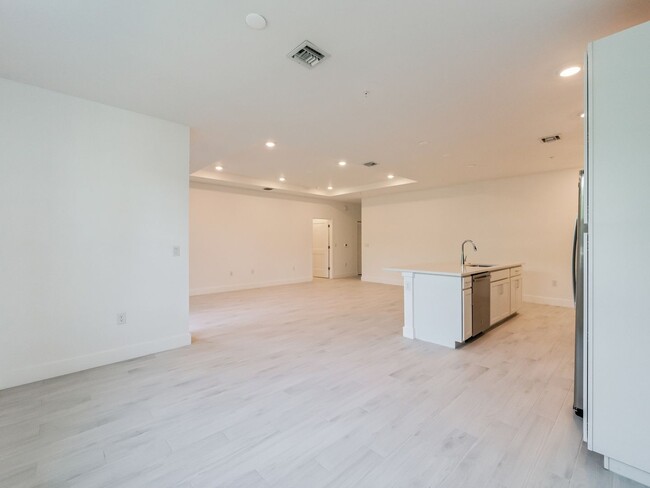 Building Photo - Brand New 2 bed/2.5 bath Condo 8 miles fro...