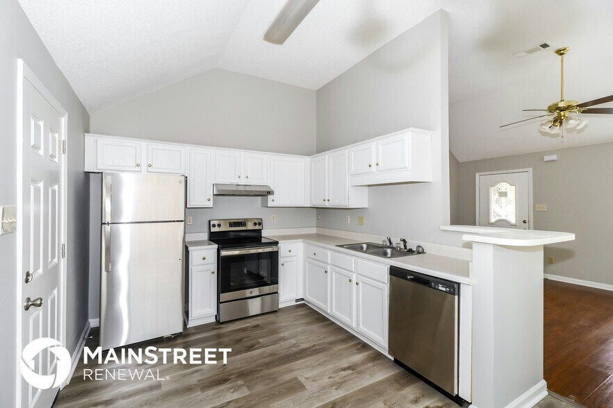 Building Photo - 3761 Clarion Dr