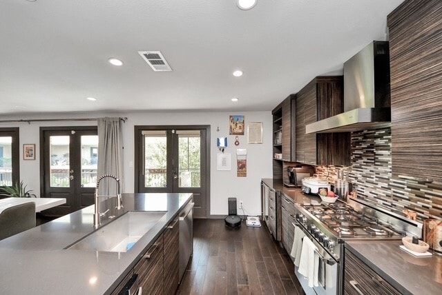 Building Photo - 1410 Hyde Park Blvd