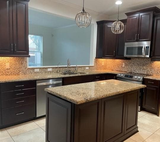 Building Photo - 1032 Laurel Ridge Ln