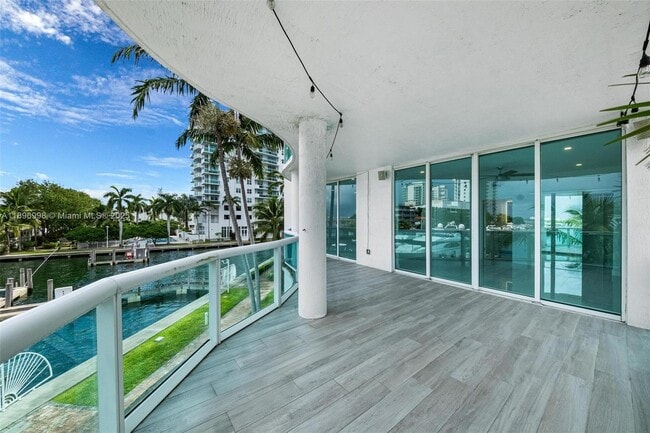 Building Photo - 7918 Harbor Island Dr
