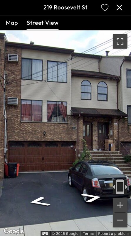 Building Photo - 219 Roosevelt St