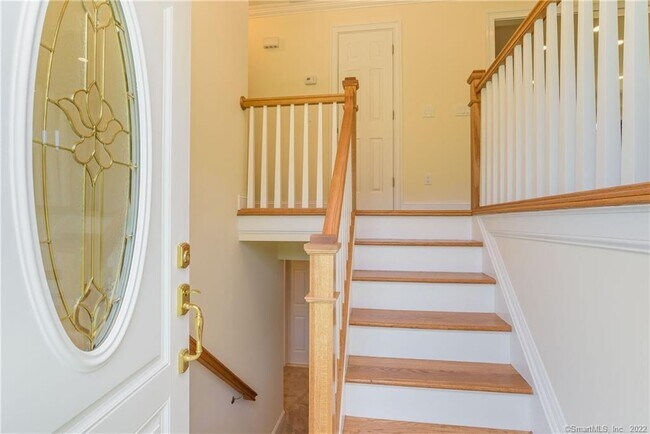 Building Photo - 5 Mendes Rd