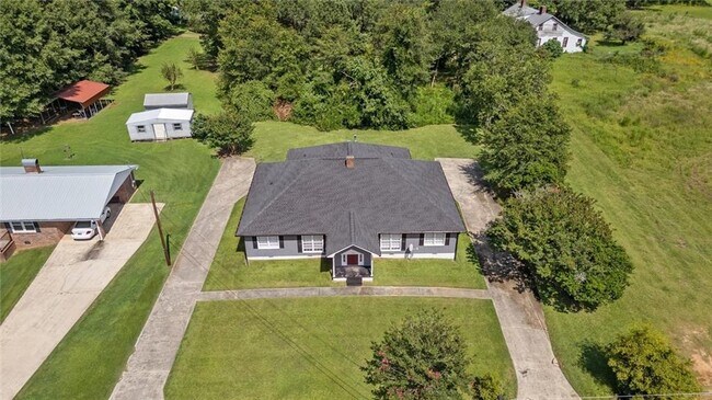 Building Photo - 213 Poplar St