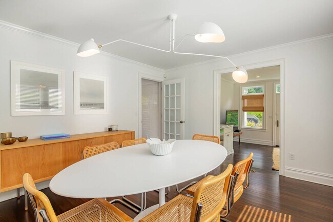 Building Photo - 148 Wooley St