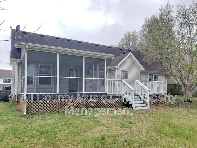 Building Photo - 1945 Stoney Meadow Dr