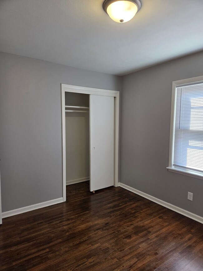 Building Photo - 715 N Kokomo Ave