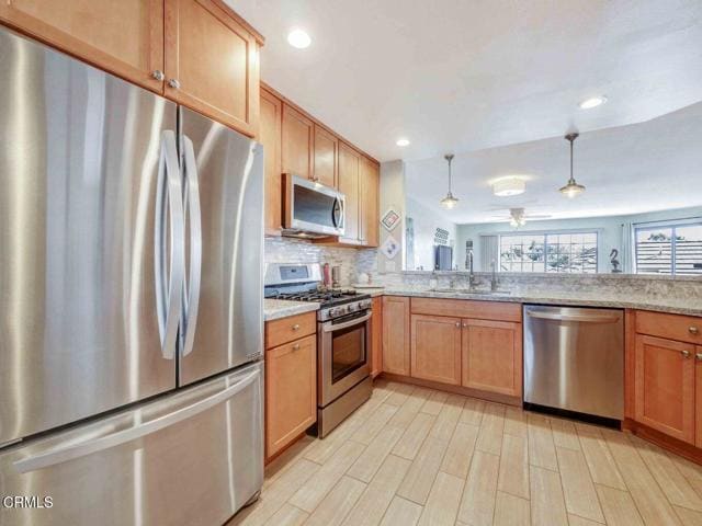Building Photo - 716 Island View Cir