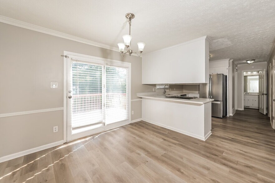 Building Photo - 529 Valleyview Dr