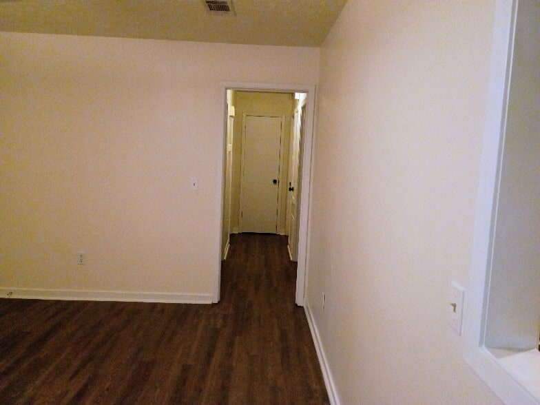 Building Photo - 1478 Bass Ave